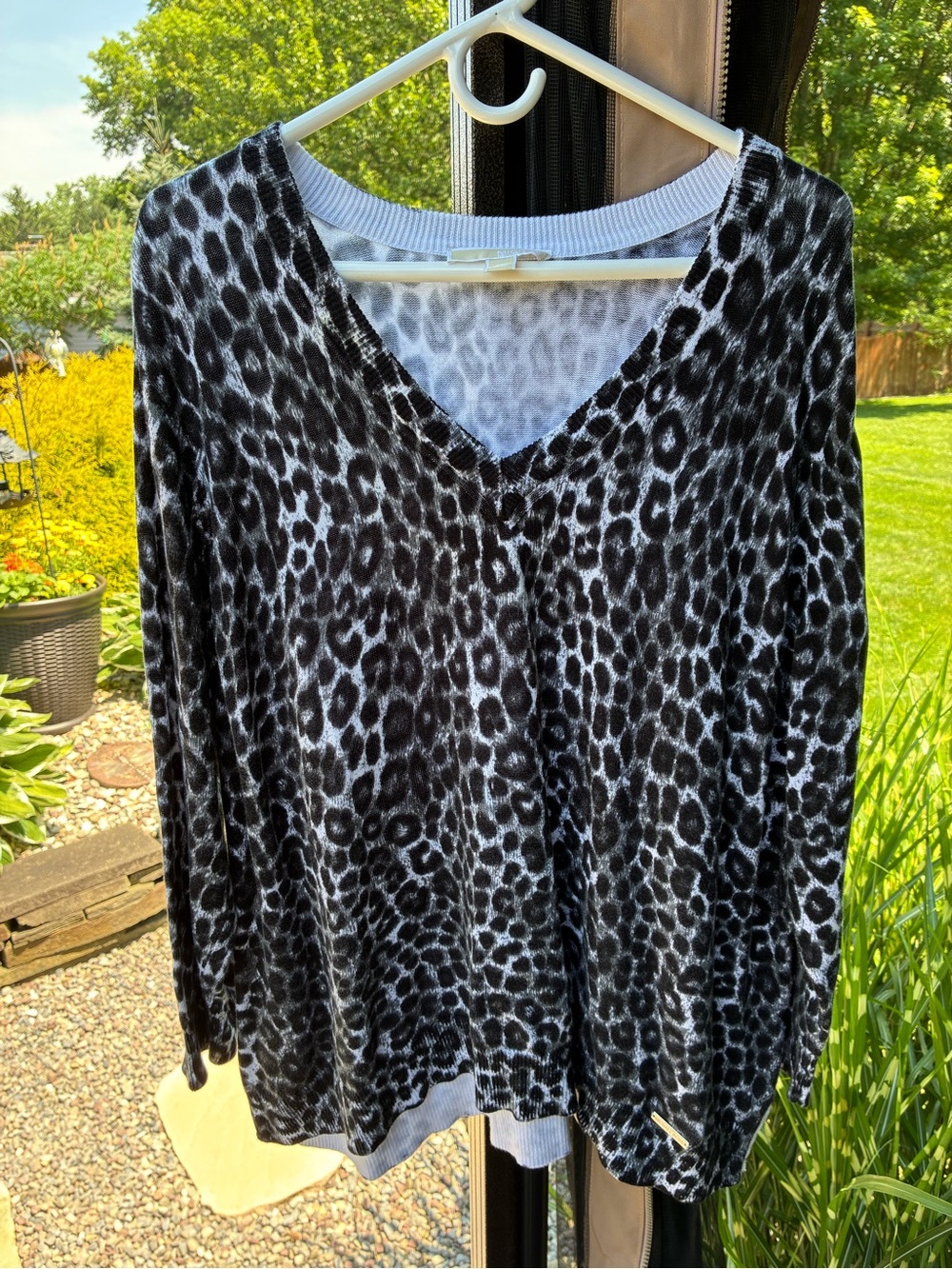 Michael Kors Black & Gray Leopard V-Neck hi-low Sweater